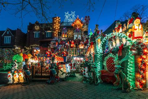 Dyker heights - When to get there. The best time to visit the tree-lined streets of Dyker Heights is during the holiday season. Expect to see Christmas light displays and holiday decorations every evening from mid-November and early January. For a round of golf—or a stroll to the shops and restaurants on 13th Avenue—plan to visit during the warmer months.